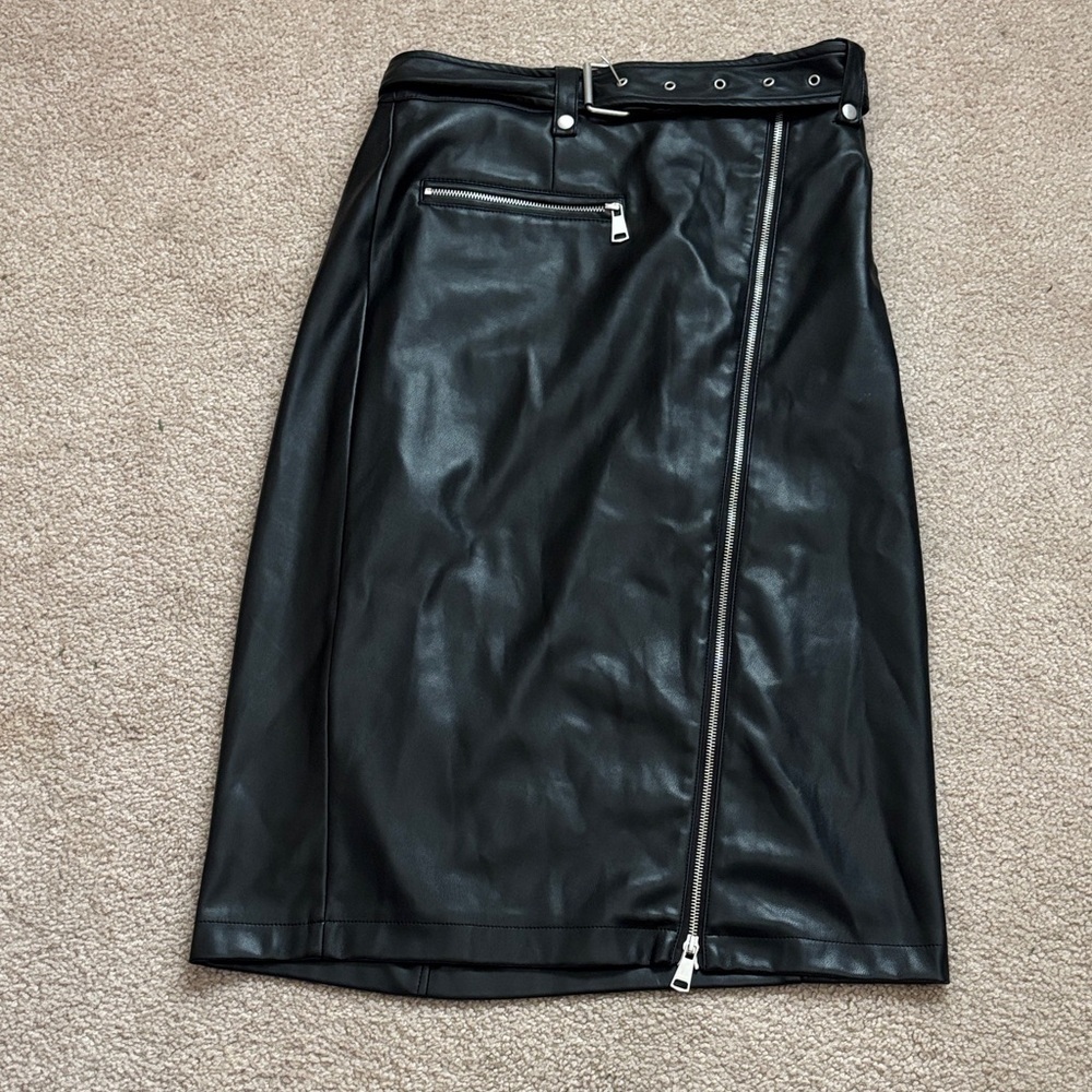 Avec Les Filles Black Faux Leather Skirt size Large